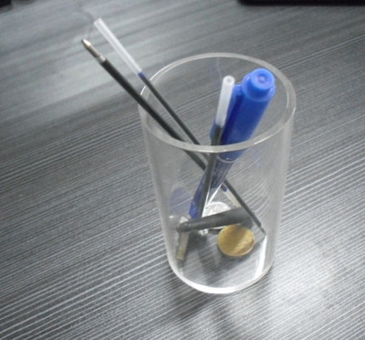 亞克力工廠直銷(xiāo) 全透明圓柱形有機(jī)玻璃容器的價(jià)值與應(yīng)用